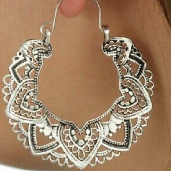 Gorgeous Silver Delicate Boho Hoop Earrings - Picture 3 of 4